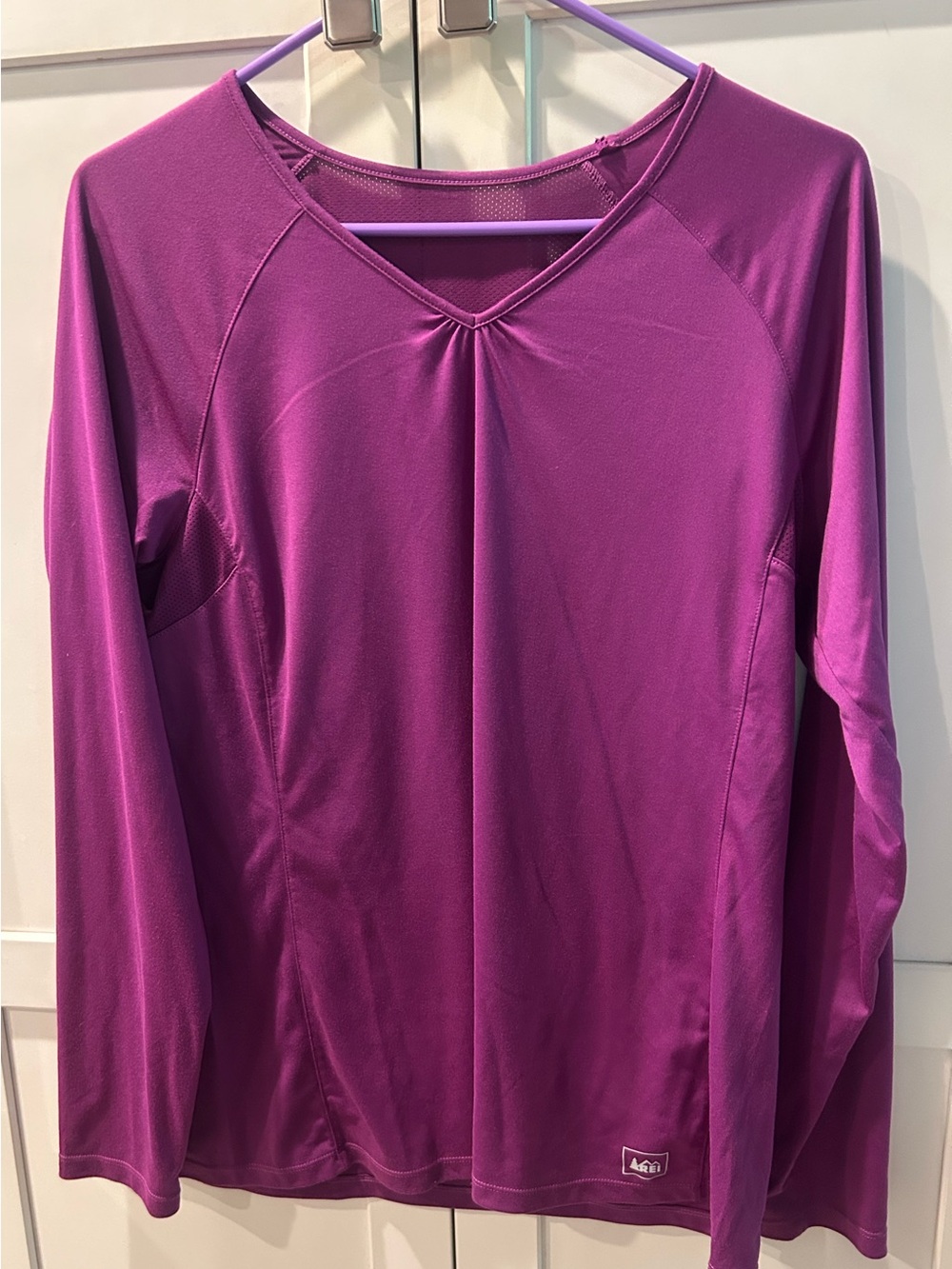 REI v neck long sleeve athletic running shirt with mesh vents purple
